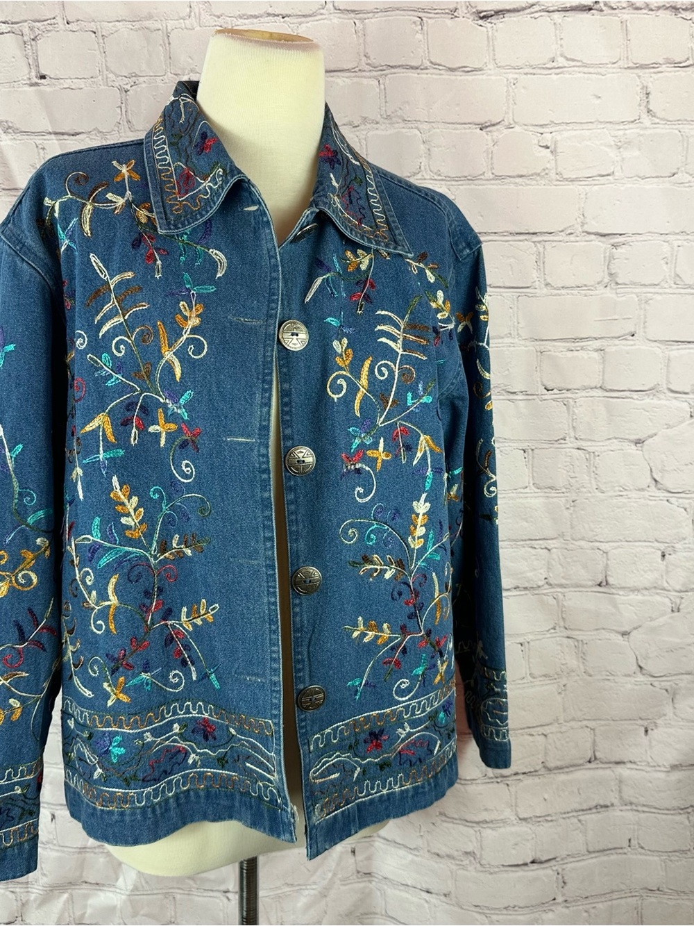 vtg units Women M Embroidered Denim jean Jacket cottage coastal grandma boho